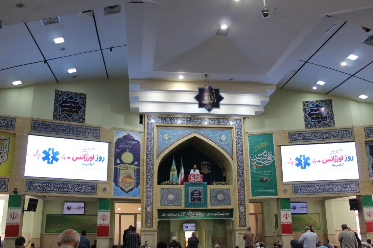 حضور پررنگ اورژانس ۱۱۵ همدان در نماز جمعه و ارائه خدمات سلامت و آموزش‌های همگانی